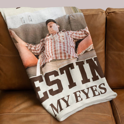personalized-sister-birthday-blanket-sofa-lifestyle