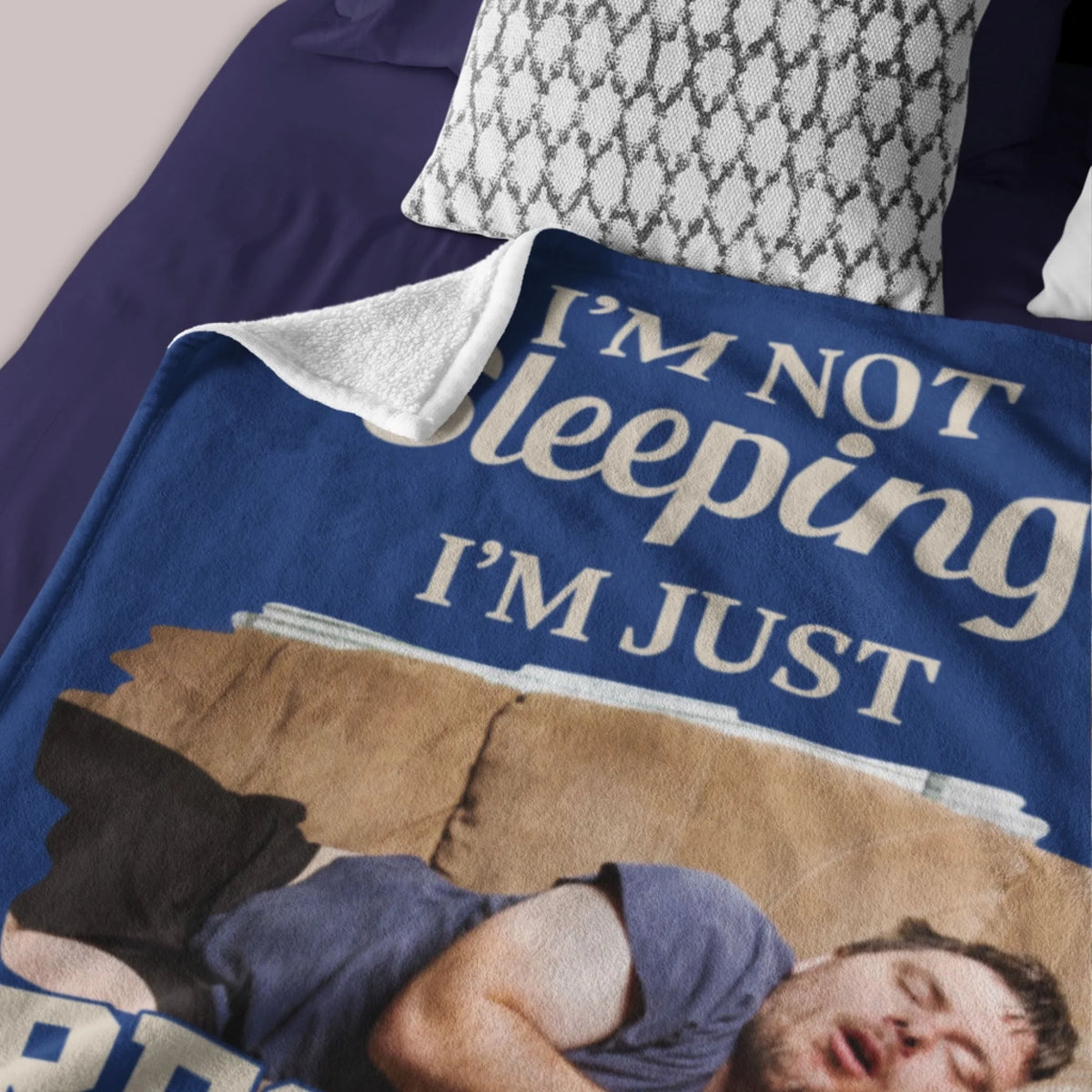personalized-sister-birthday-blanket-bed-lifestyle